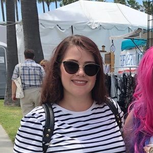 Meet your Posher, Alexis